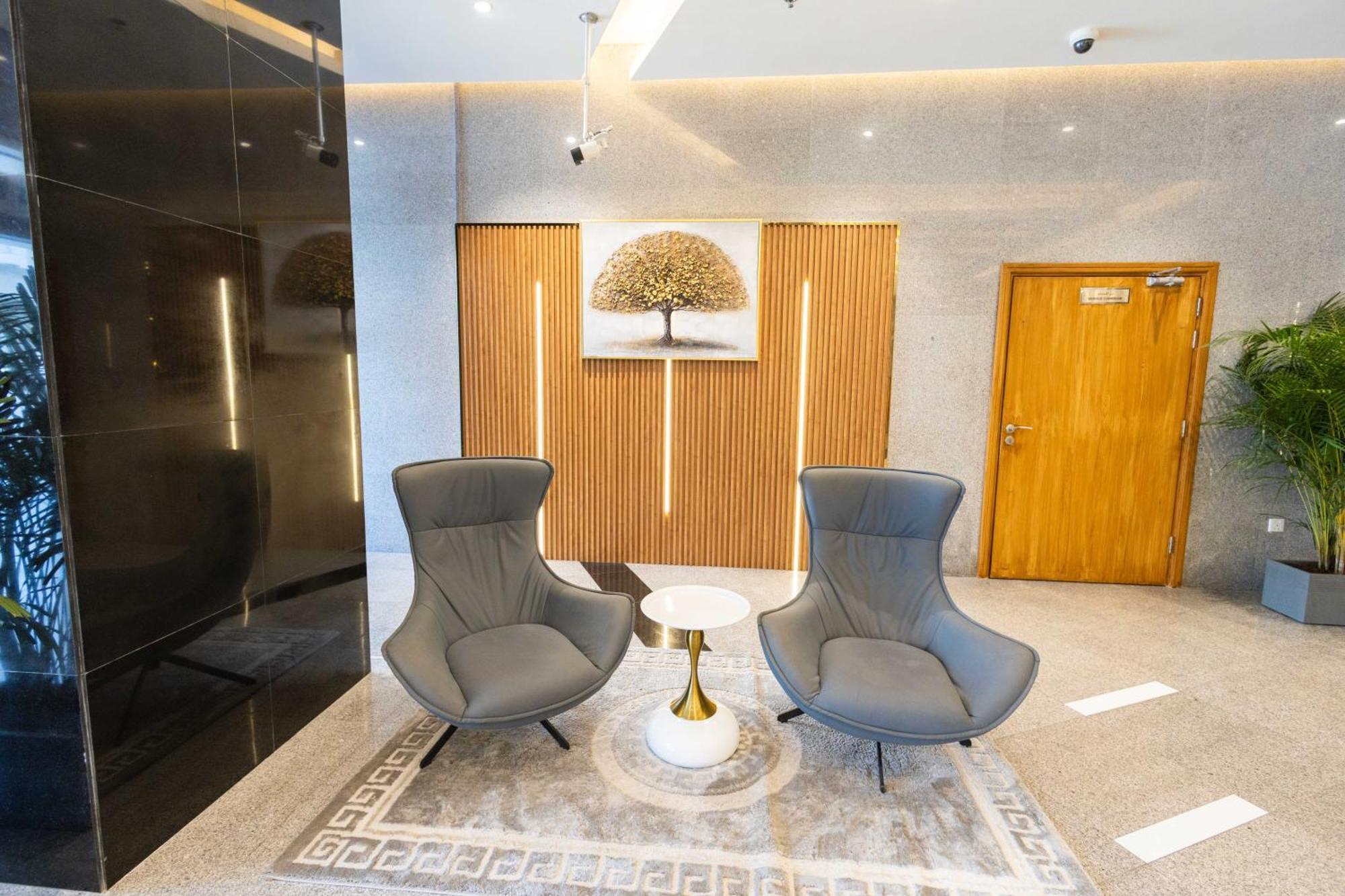 Burj Al Nujoom Luxurious Downtown Mall