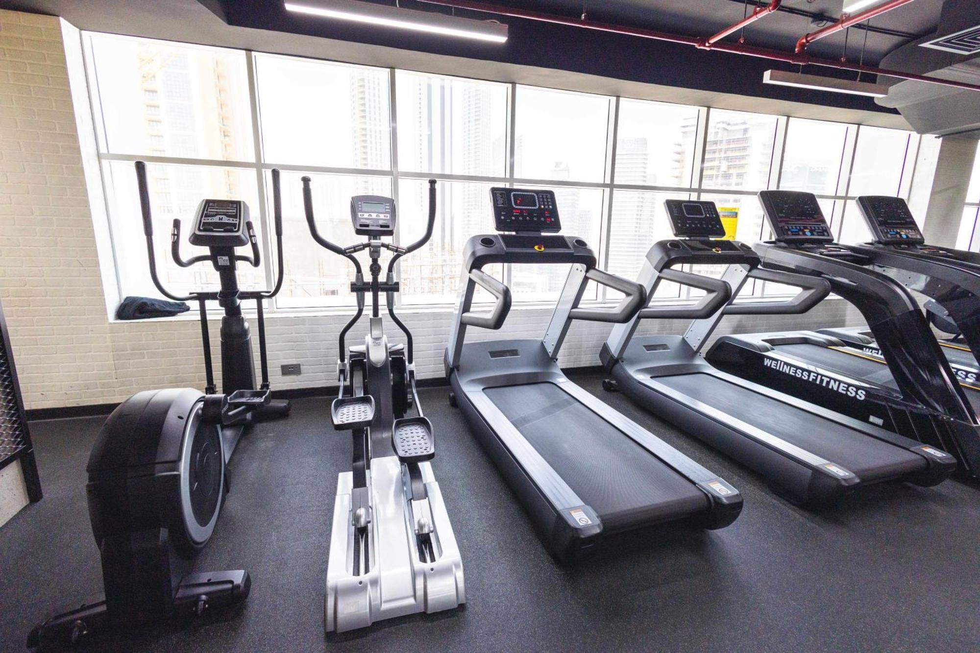 Apartment Burj Al Nujoom Luxurious Downtown Mall