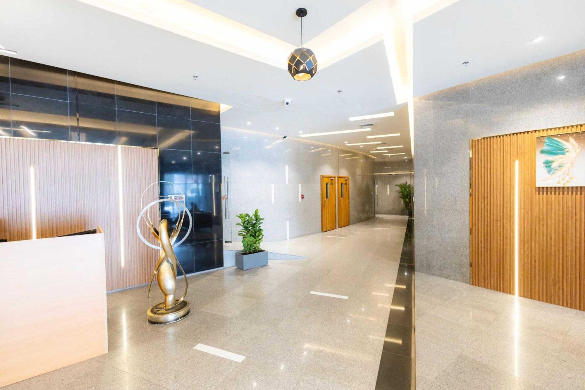 Apartment Burj Al Nujoom Luxurious Downtown Mall Dubai