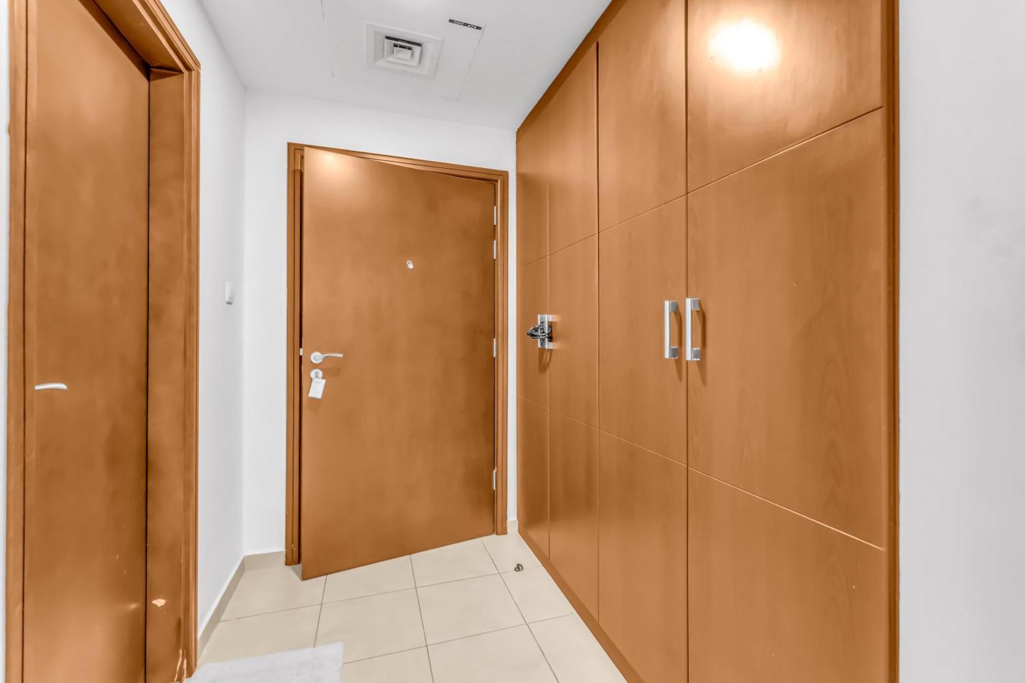 Apartment Burj Al Nujoom Luxurious Downtown Mall