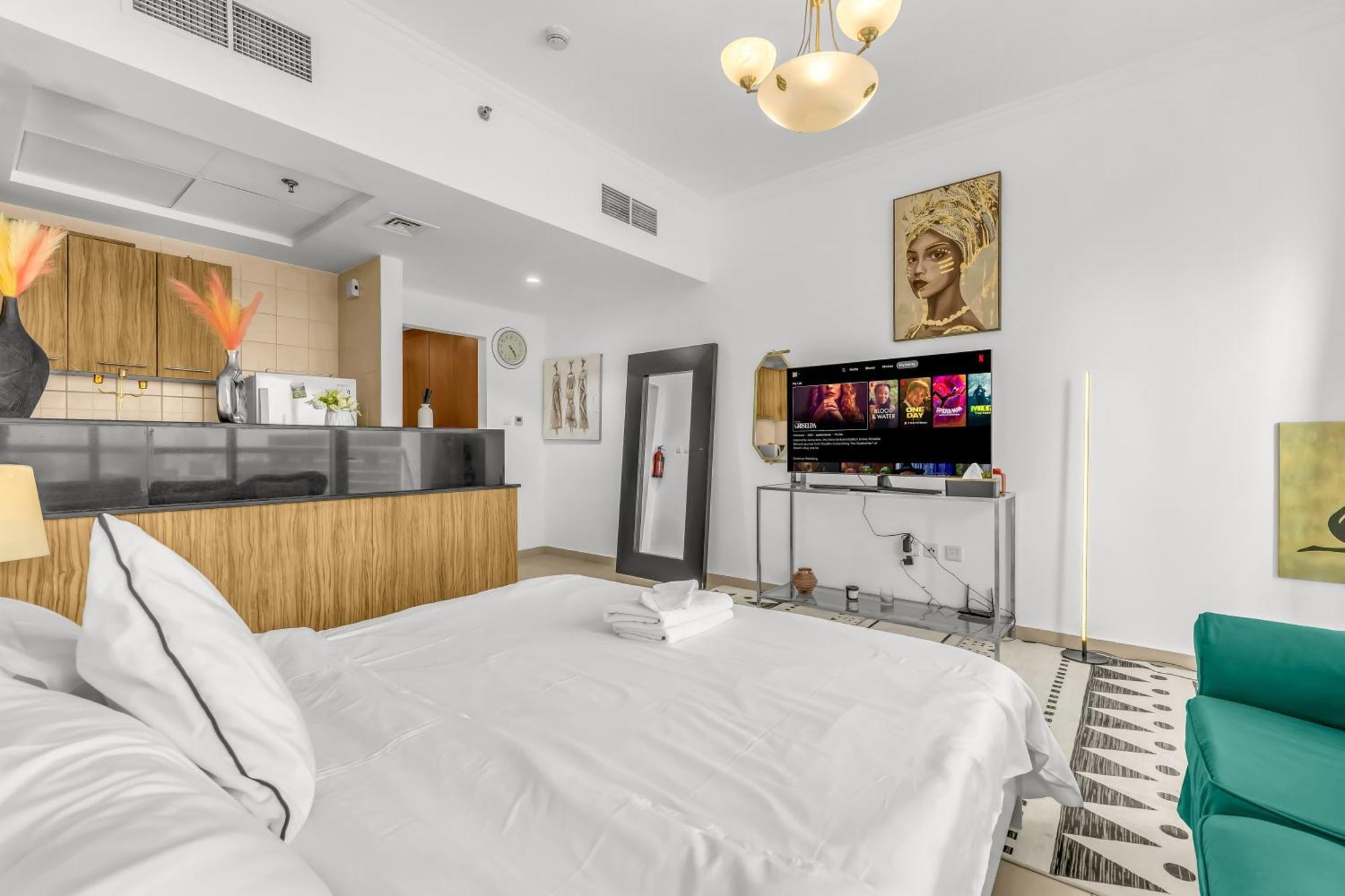 Apartment Burj Al Nujoom Luxurious Downtown Mall Dubai