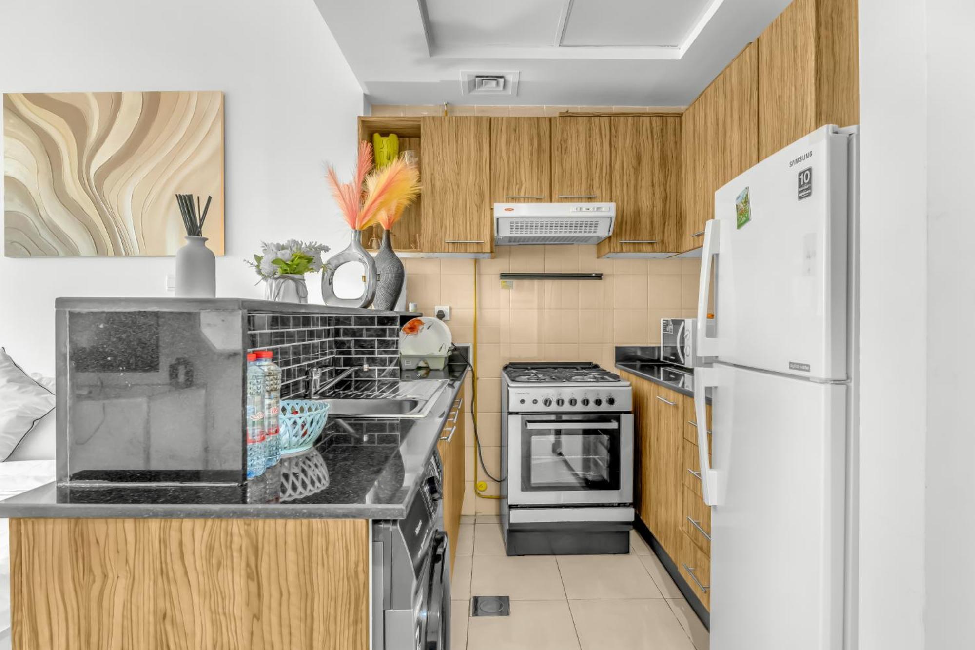 Burj Al Nujoom Luxurious Downtown Mall Apartment Dubai