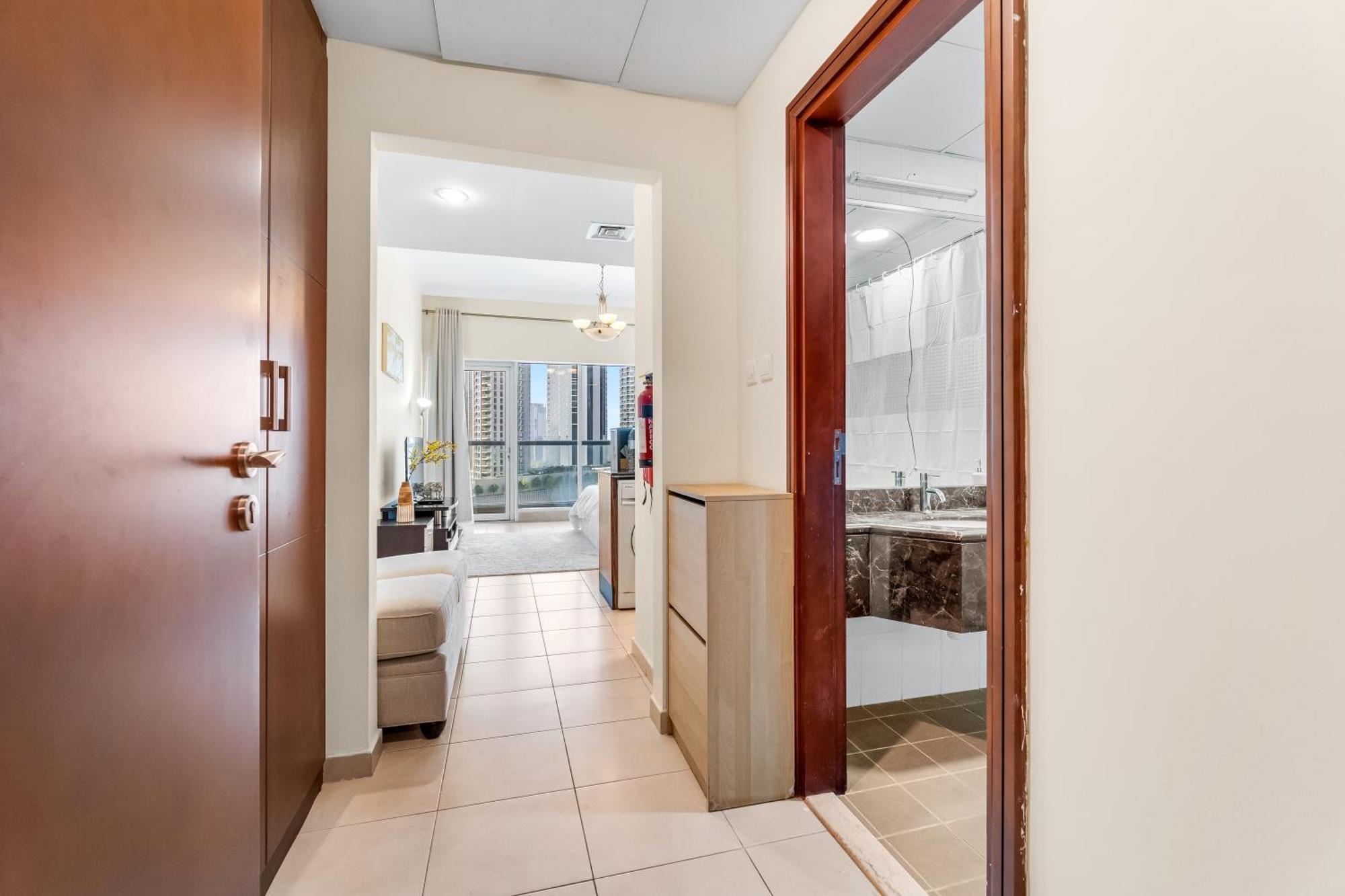 Apartment Burj Al Nujoom Luxurious Downtown Mall *
