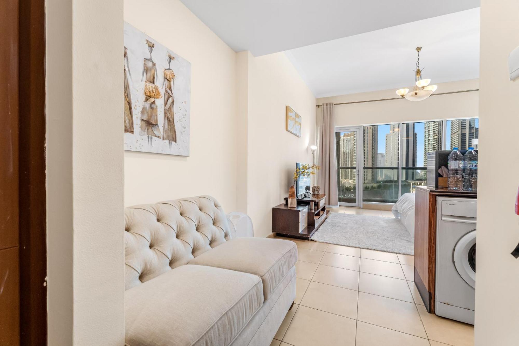 Apartment Burj Al Nujoom Luxurious Downtown Mall