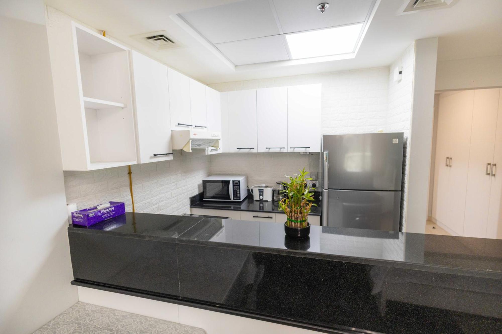 Burj Al Nujoom Luxurious Downtown Mall Apartment Dubai
