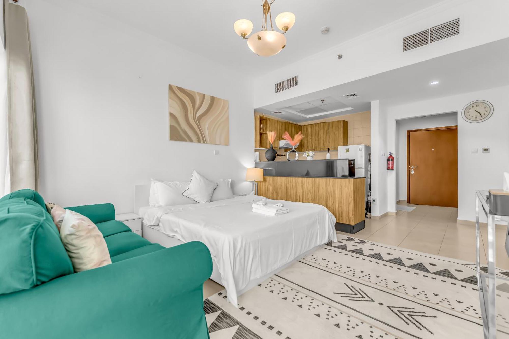 Burj Al Nujoom Luxurious Downtown Mall Dubai