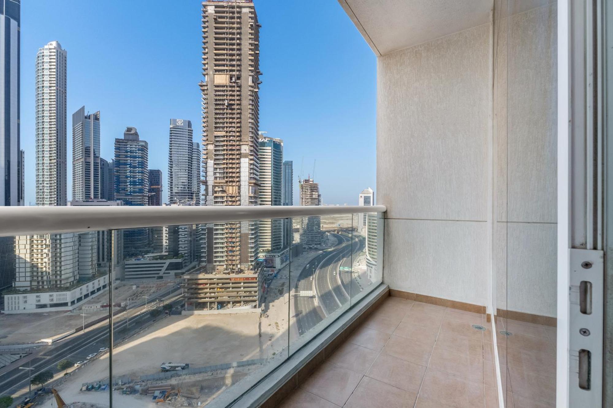 Burj Al Nujoom Luxurious Downtown Mall Dubai